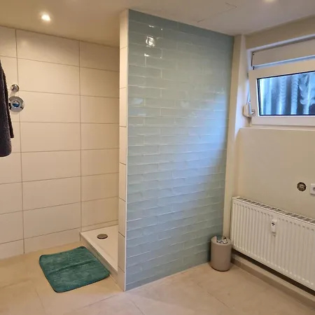Apartment Charmante Wohnung, Mit Sauna Und Garten, Toplage!