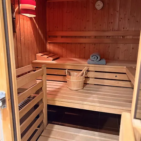 Daire Charmante Wohnung, Mit Sauna Und Garten, Toplage!